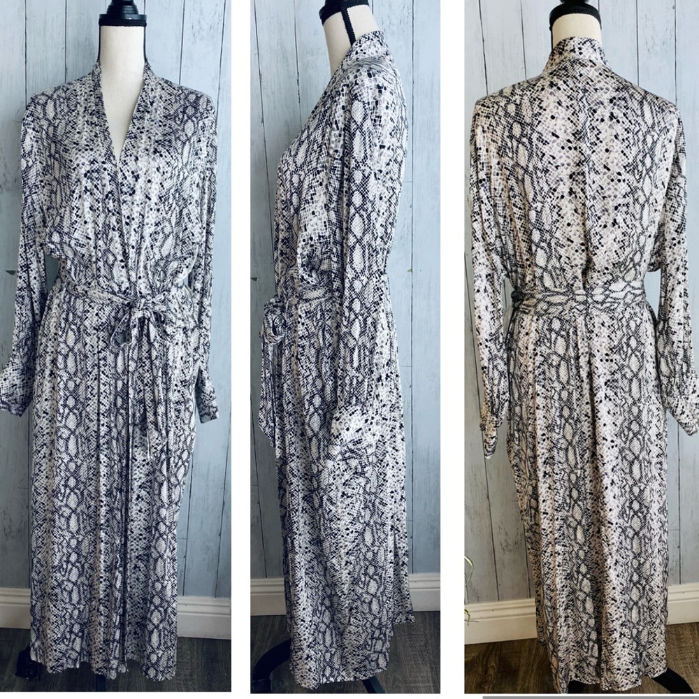 Good American Satin Python Duster - Picture 3 of 12